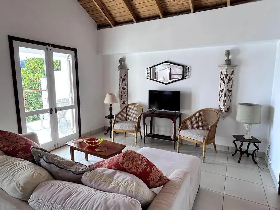 Fortress J Bequia Port Elizabeth Villa