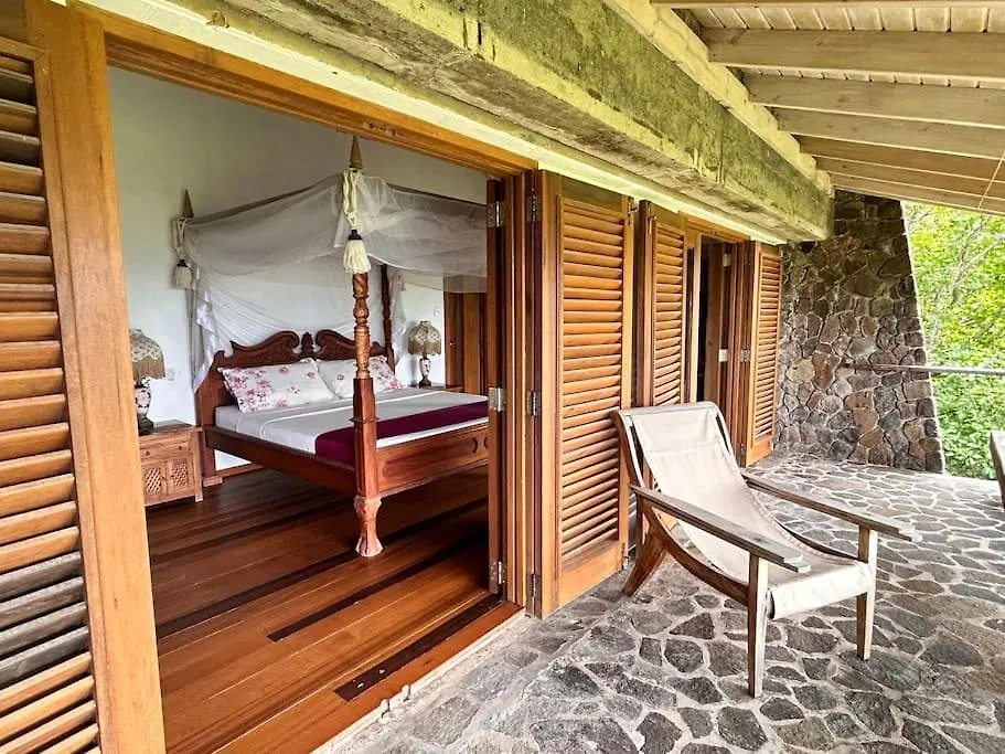 Villa Fortress J Bequia Port Elizabeth